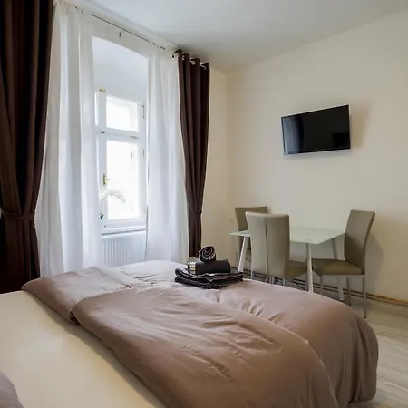 Apartman Zamecnicka 3 *